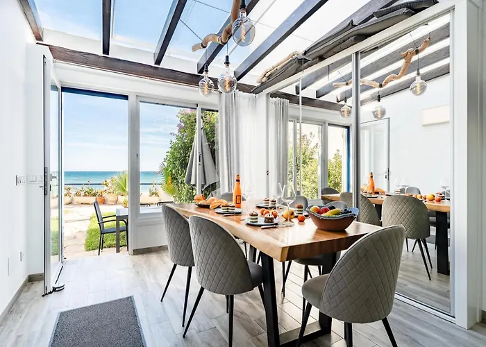 Modern By In Calahonda Holiday home *